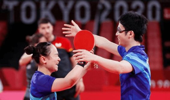 而他在球场 而他在球场