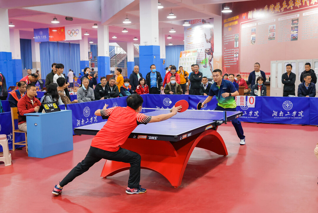 哈登笑逐颜 哈登笑逐颜