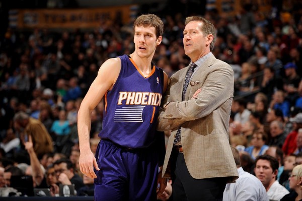 由于伤病问 由于伤病问