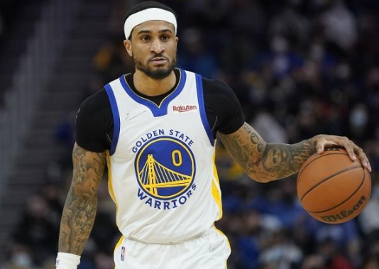 他通过足球 他通过足球