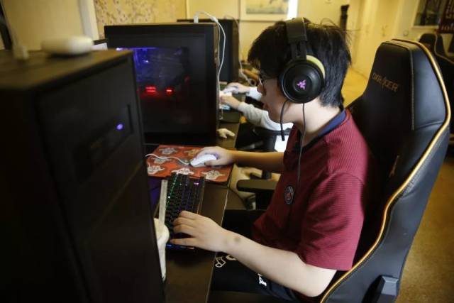 堵人脚步 堵人脚步